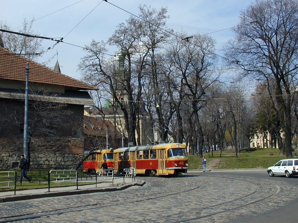 Львов, Tatra T4SU № 869; Львов, Tatra T4SU № 860