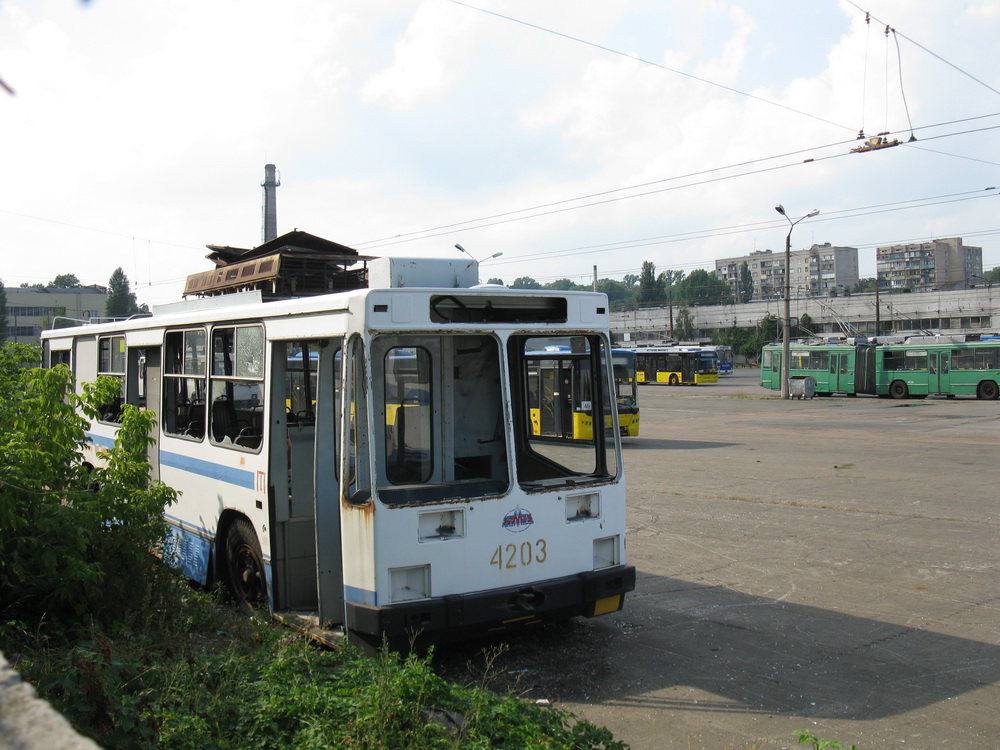 Киев, ЮМЗ Т2 № 4203