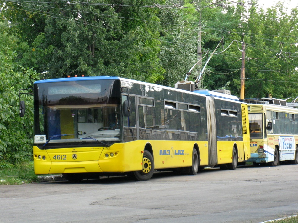 Киев, ЛАЗ E301D1 № 4612
