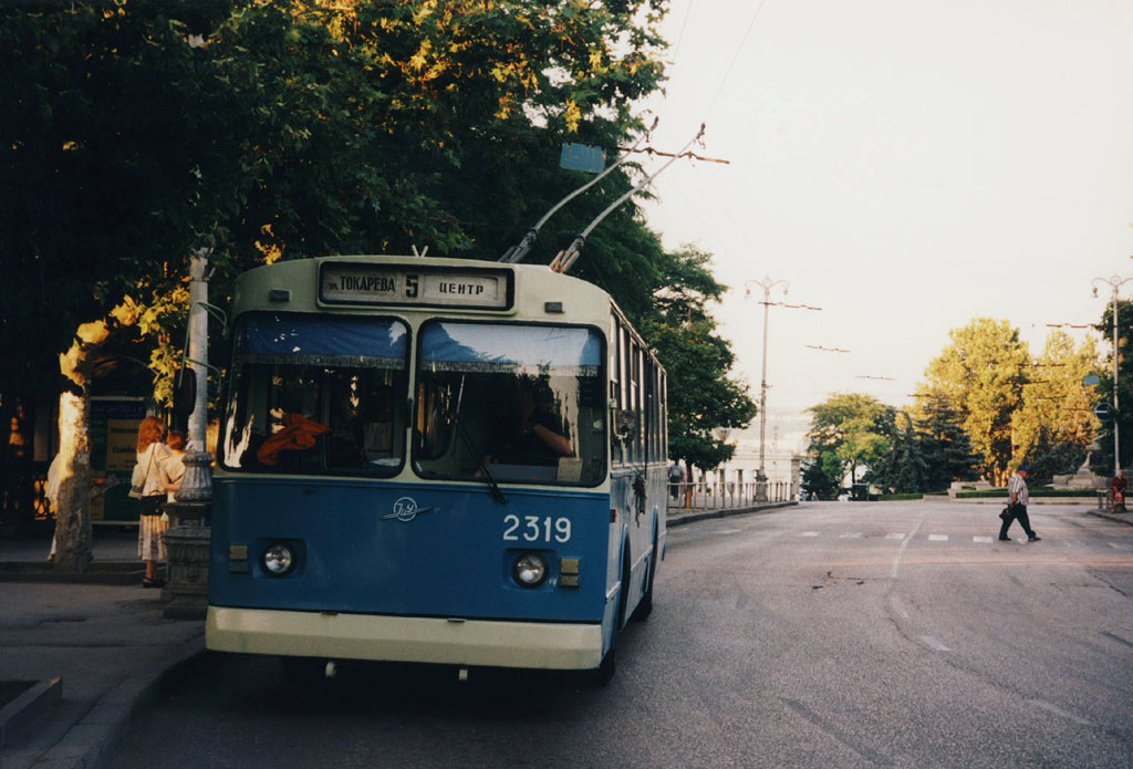 Севастополь, ЗиУ-682В [В00] № 2319