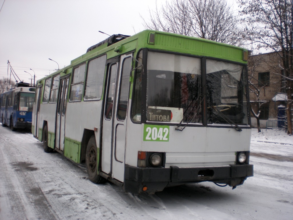 Днепр, ЮМЗ Т1Р (Т2П) № 2042