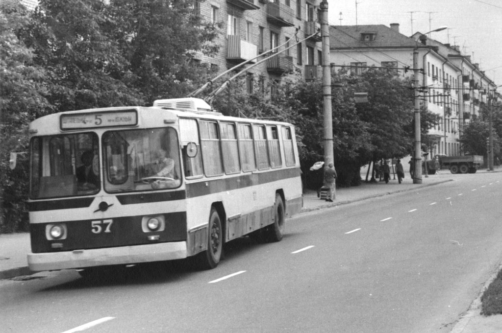 Тверь, ЗиУ-682Б № 57; Тверь — Старые фотографии (1917—1991); Тверь — Троллейбусные линии: Московский район