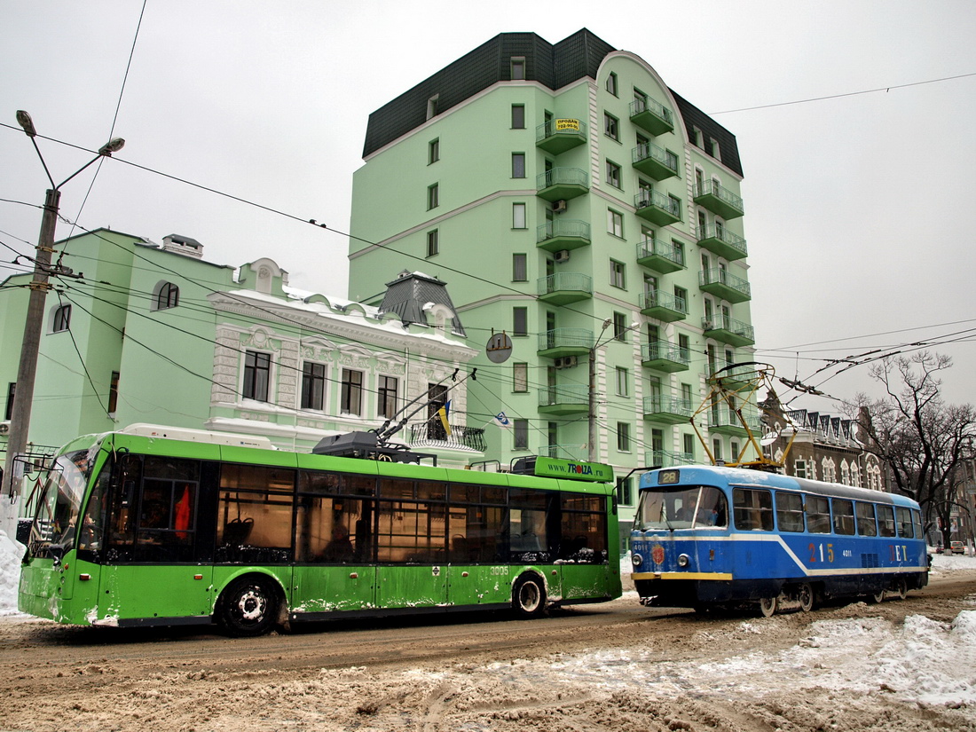 Одесса, Тролза-5265.00 «Мегаполис» № 3005; Одесса, Tatra T3R.P № 4011; Одесса — 15.12.2009 — Снегопад и его последствия