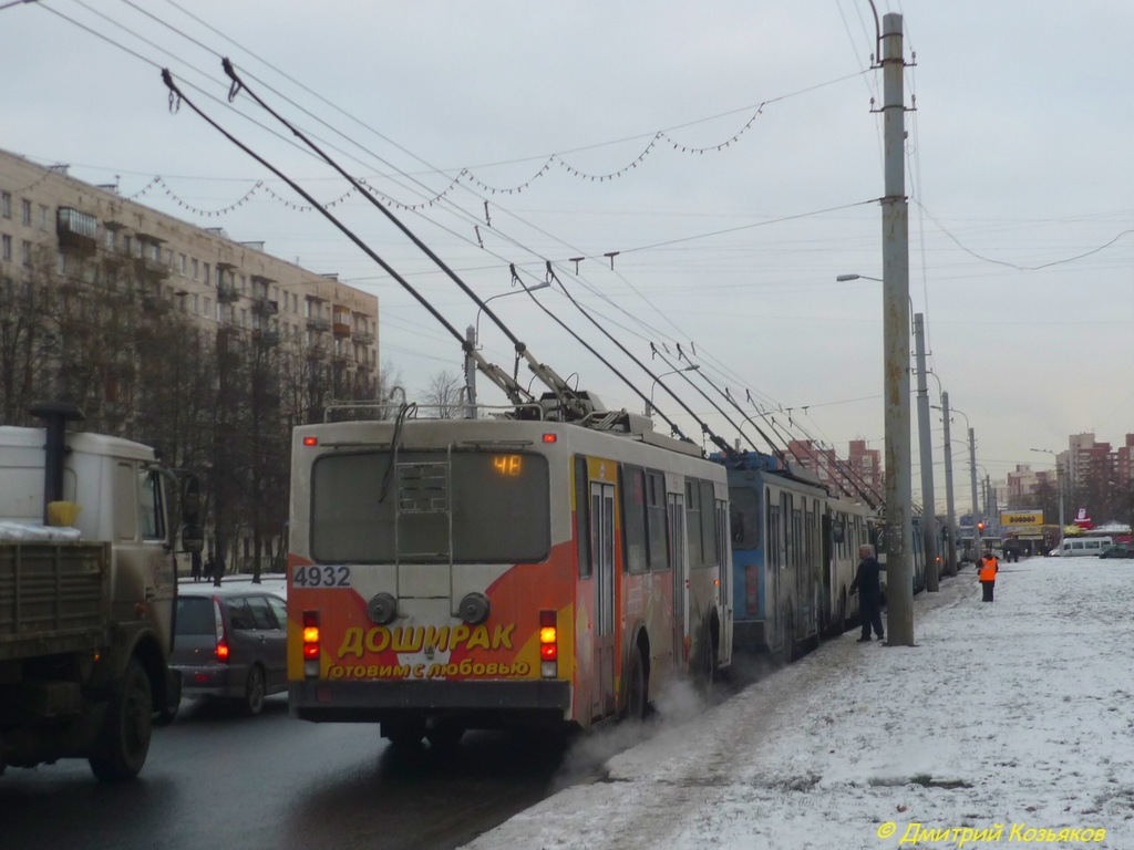 Санкт-Петербург, ВМЗ-5298-20 № 4932; Санкт-Петербург — Происшествия Санкт-Петербург, ВМЗ-5298-20 № 4932; Санкт-Петербург — Происшествия