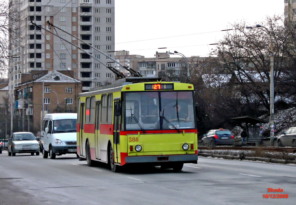 Киев, Škoda 14Tr02/6 № 388