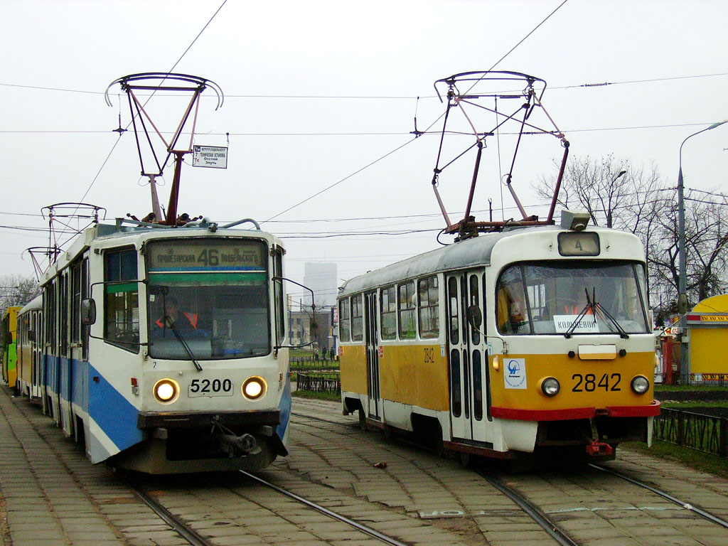 Москва, 71-608КМ № 5200; Москва, Tatra T3SU № 2842