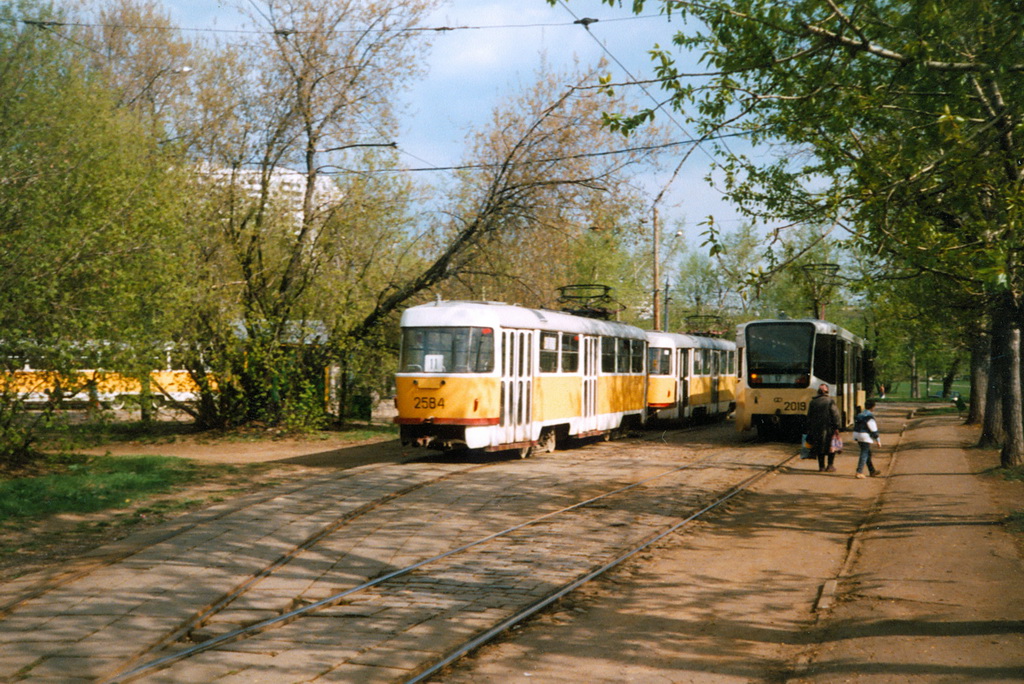 Москва, Tatra T3SU № 2584; Москва, 71-619К № 2019