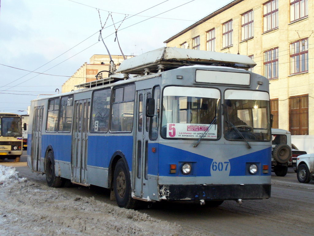 Киров, ЗиУ-682 КР Иваново № 607