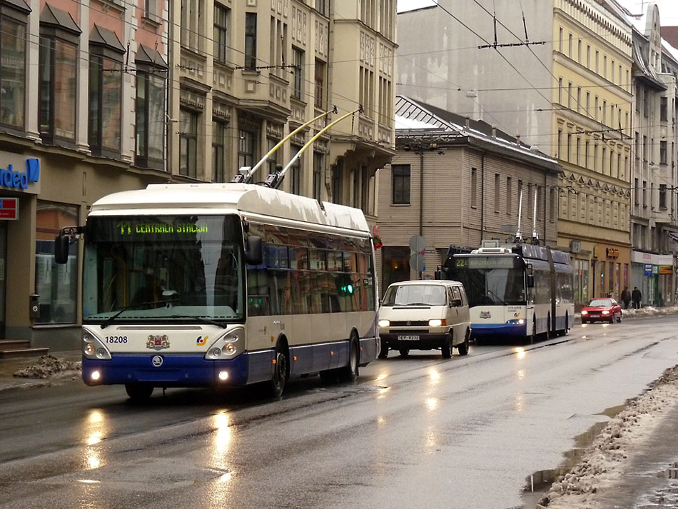 Рига, Škoda 24Tr Irisbus Citelis № 18208