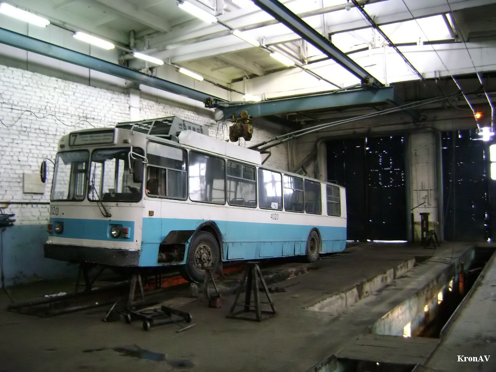 Барнаул, БТЗ-52011 № 4020