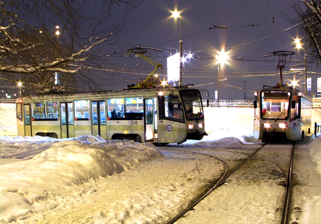 Moskva, 71-619A č. 2148; Moskva, 71-619KT č. 2110