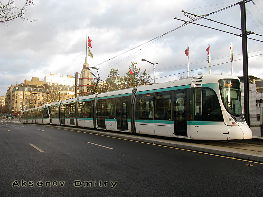 Париж -  Версаль -  Ивелин, Alstom Citadis 302 № 435