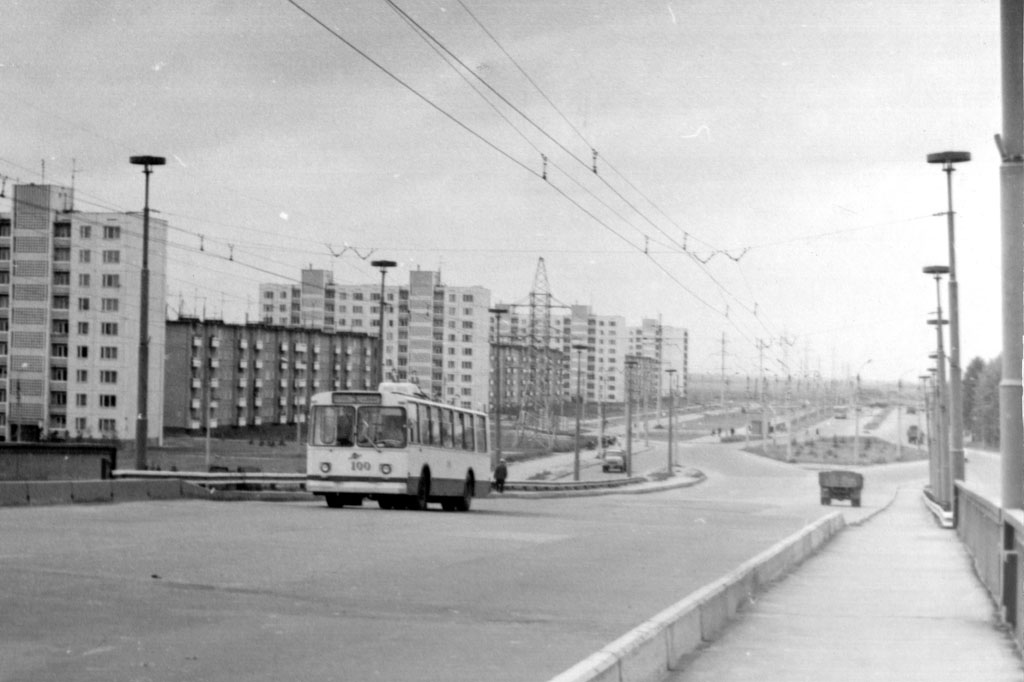 Тверь, ЗиУ-682В № 100; Тверь — Старые фотографии (1917—1991); Тверь — Троллейбусные линии: Московский район
