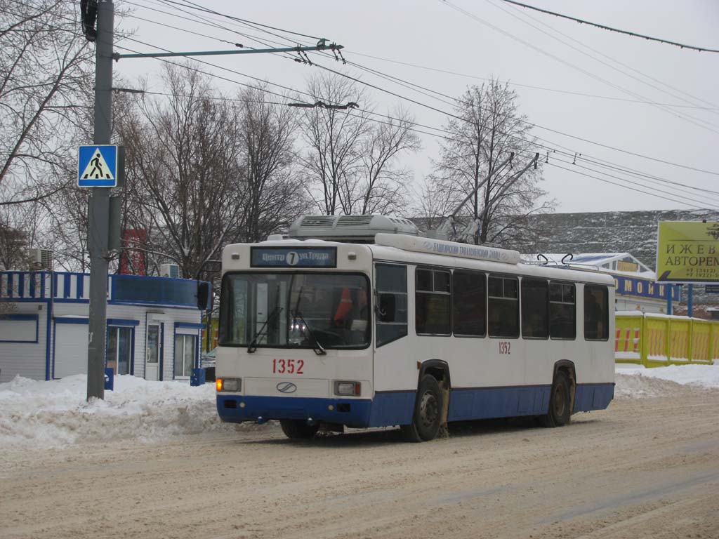 Iževska, BTZ-52761А № 1352