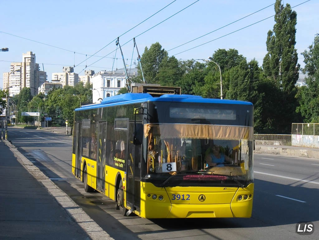 Киев, ЛАЗ E183D1 № 3912