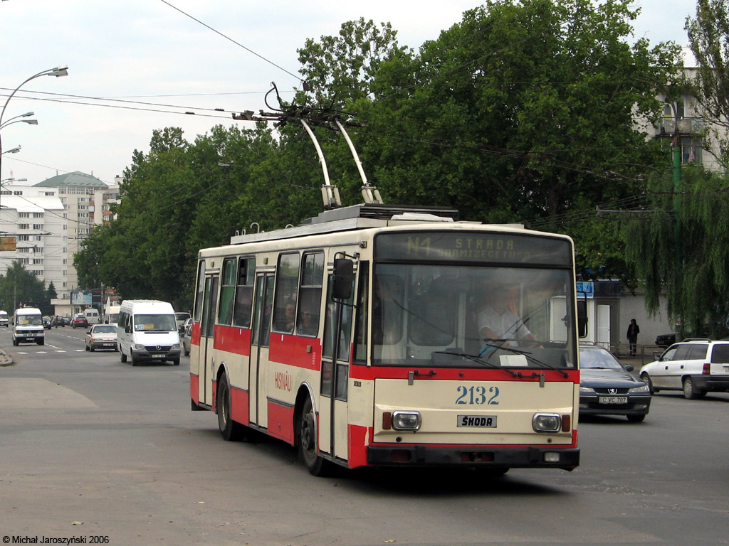 Кишинёв, Škoda 14Tr13/6M № 2132