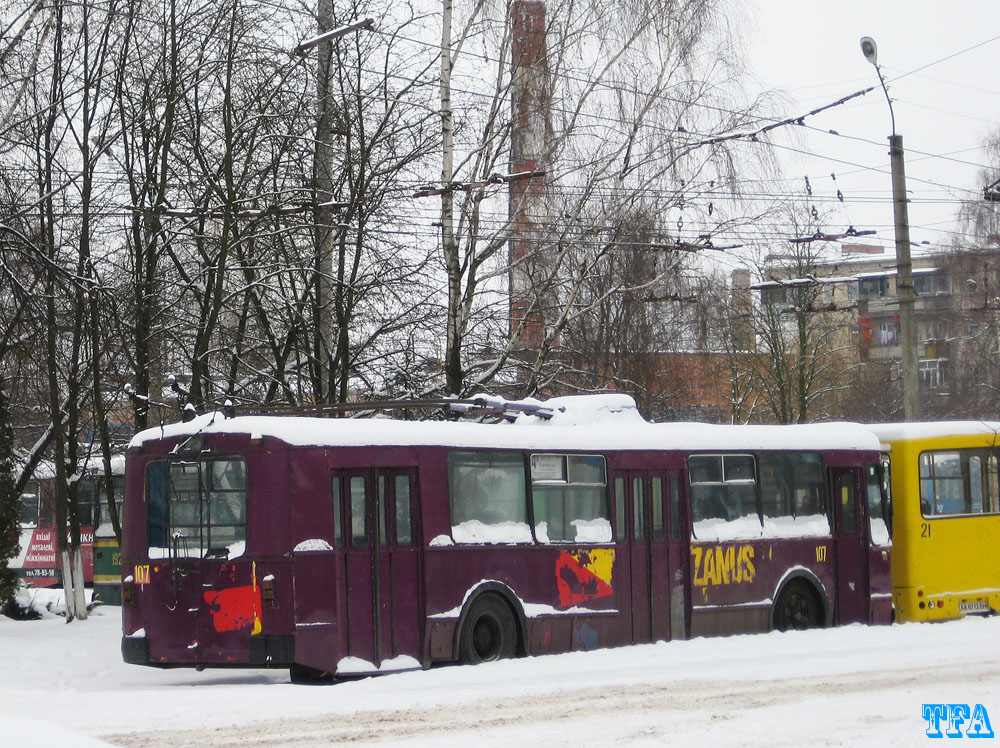 Loutsk, ZiU-682V N°. 107