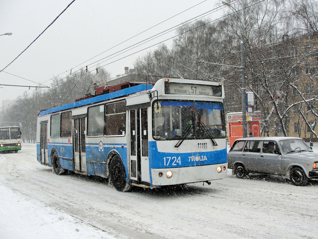 Москва, ЗиУ-682Г-016.02 (с широкой 1-й дверью) № 1724