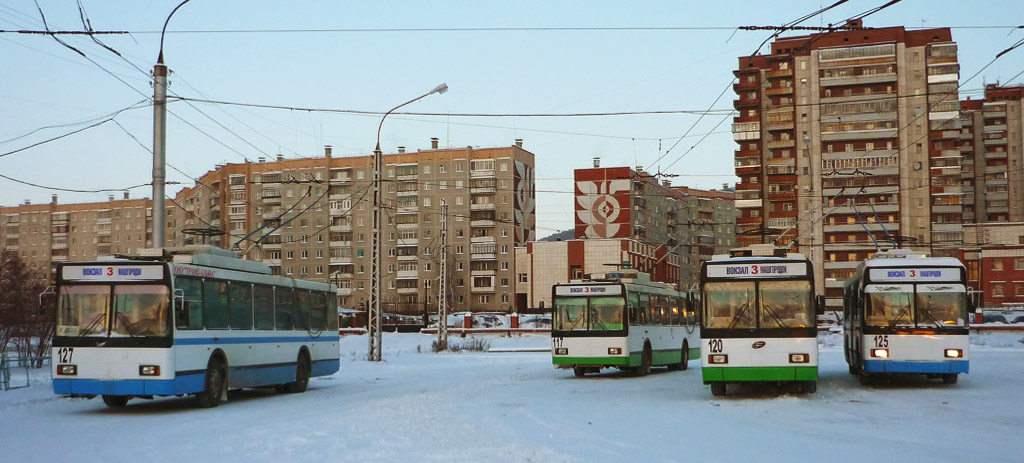 Миасс, ВМЗ-5298.00 (ВМЗ-375) № 127; Миасс, ВМЗ-5298.00 (ВМЗ-375) № 120; Миасс, ВМЗ-5298.00 (ВМЗ-375) № 125; Миасс — Троллейбусные конечные станции и кольца