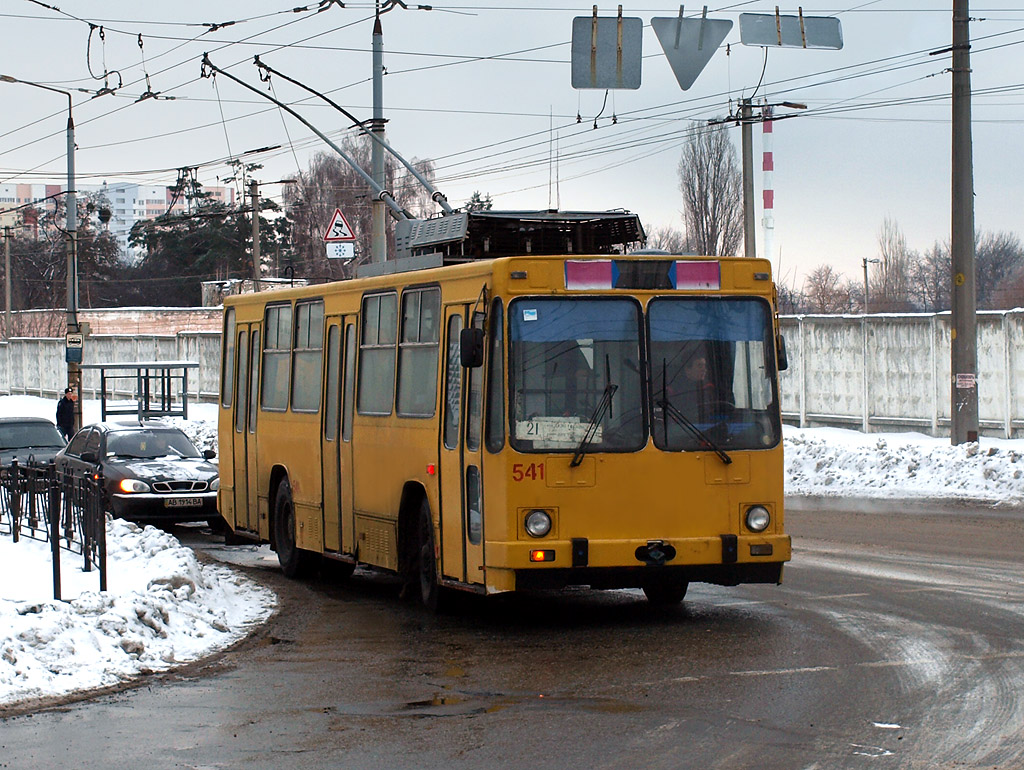 Киев, ЮМЗ Т2 № 541