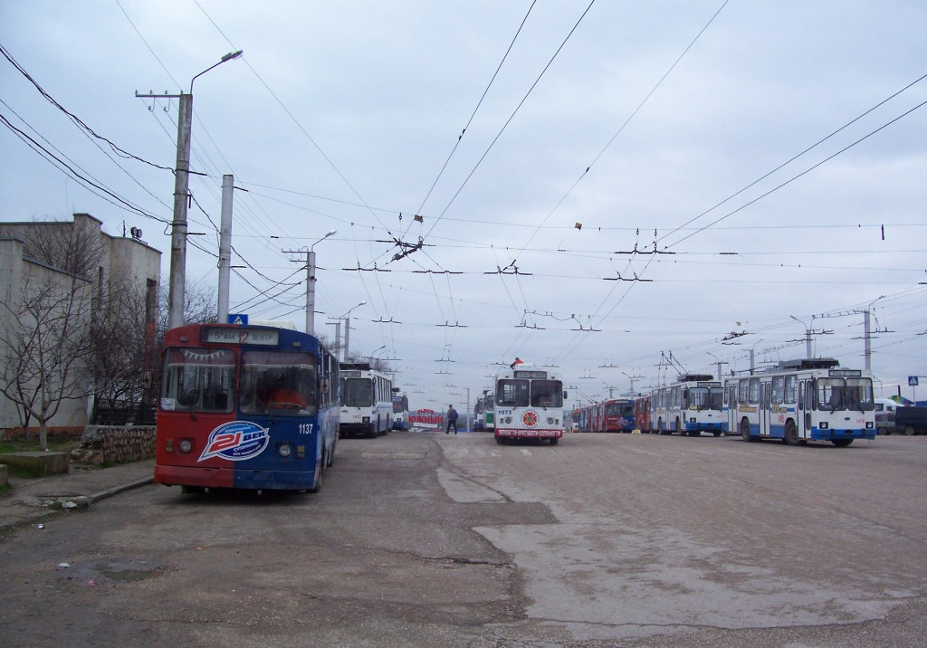 Севастополь, ЗиУ-682В [В00] № 1137; Севастополь — Троллейбусные линии и кольца
