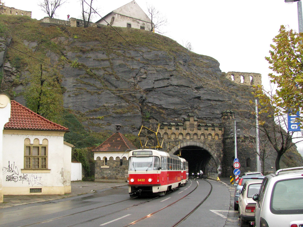 Прага, Tatra T3R.P № 8432