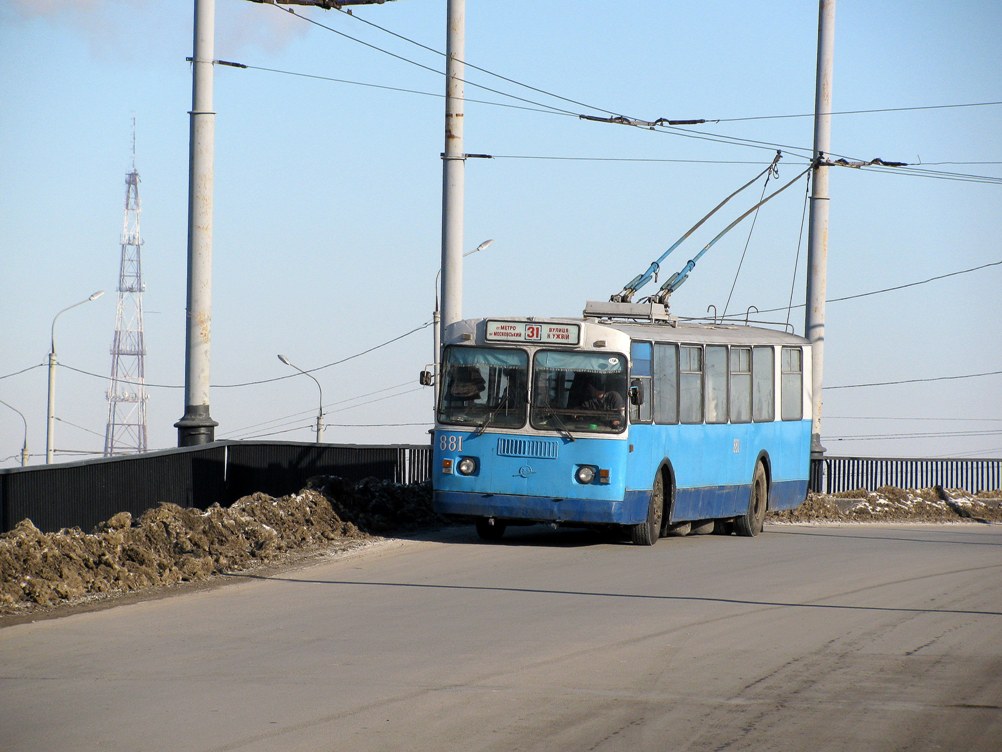 Harkiv, ZiU-682V-013 [V0V] Br. 881