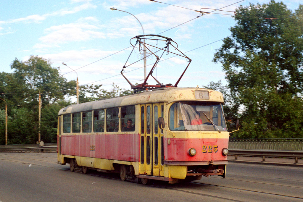 Тверь, Tatra T3SU (двухдверная) № 225; Тверь — Тверской трамвай в начале 2000-х гг. (2002 — 2006 гг.) Тверь, Tatra T3SU (двухдверная) № 225; Тверь — Тверской трамвай в начале 2000-х гг. (2002 — 2006 гг.)