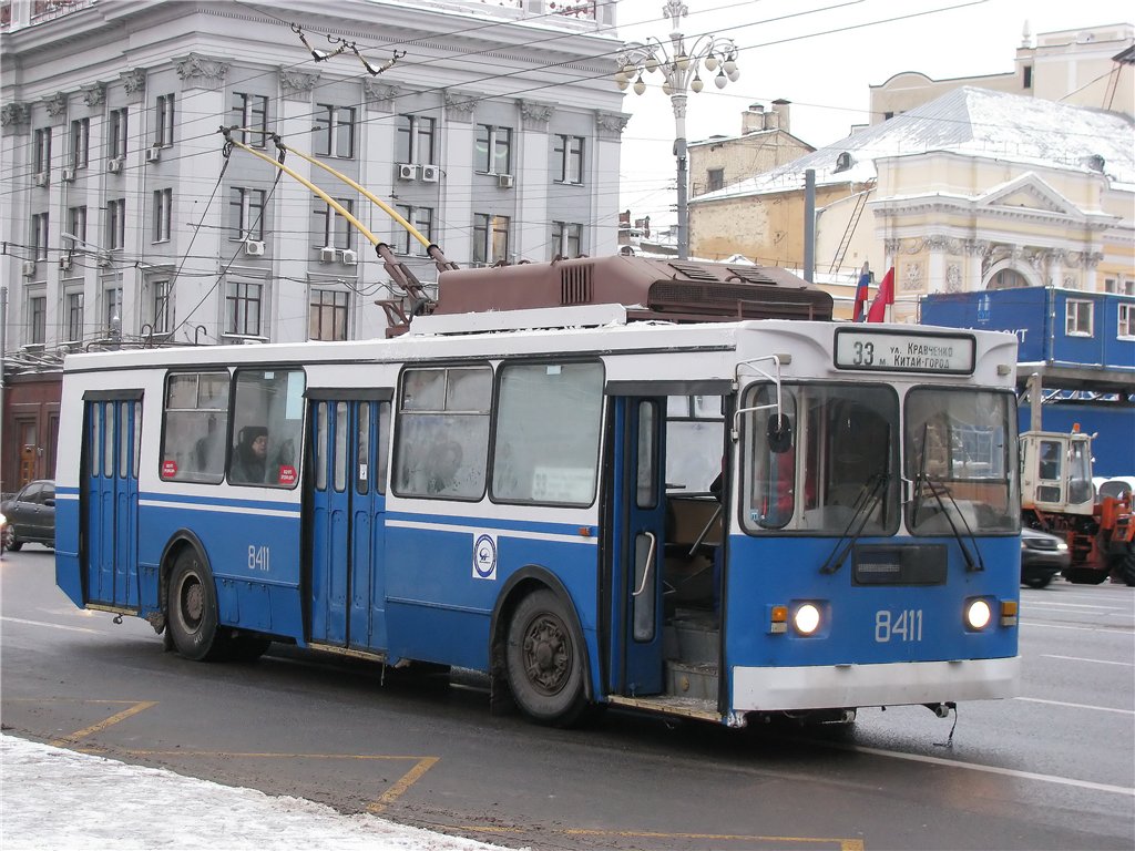 Москва, ЗиУ-682ГМ1 (с широкой передней дверью) № 8411