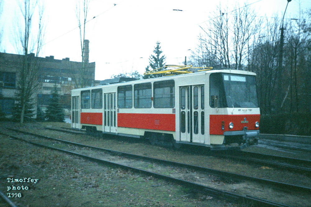 კამიანსკე, Tatra-Yug T6B5 № 2000; დნიპრო — Tram depots