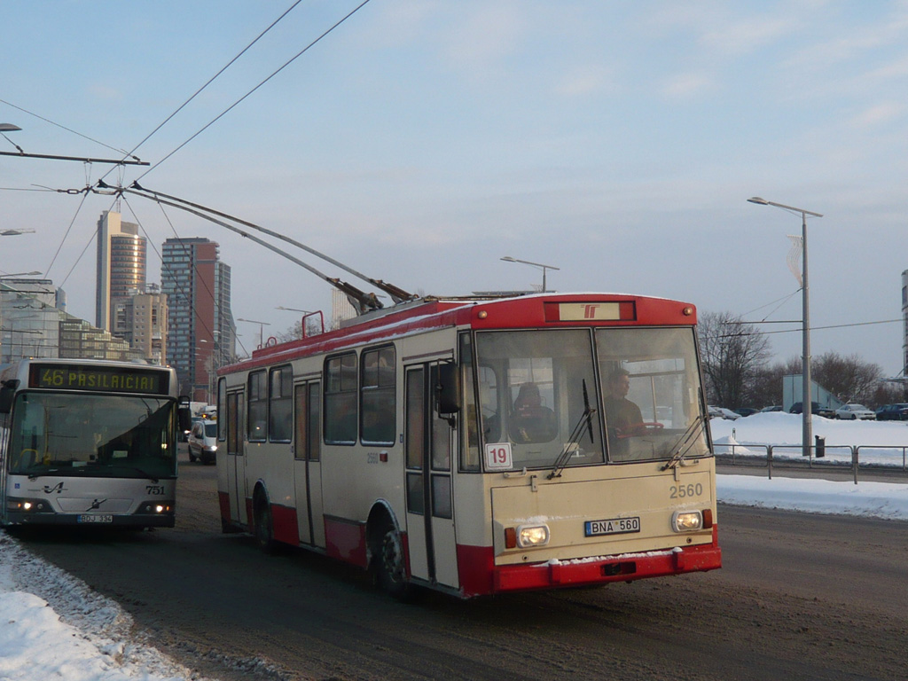Вильнюс, Škoda 14Tr11/6 № 2560