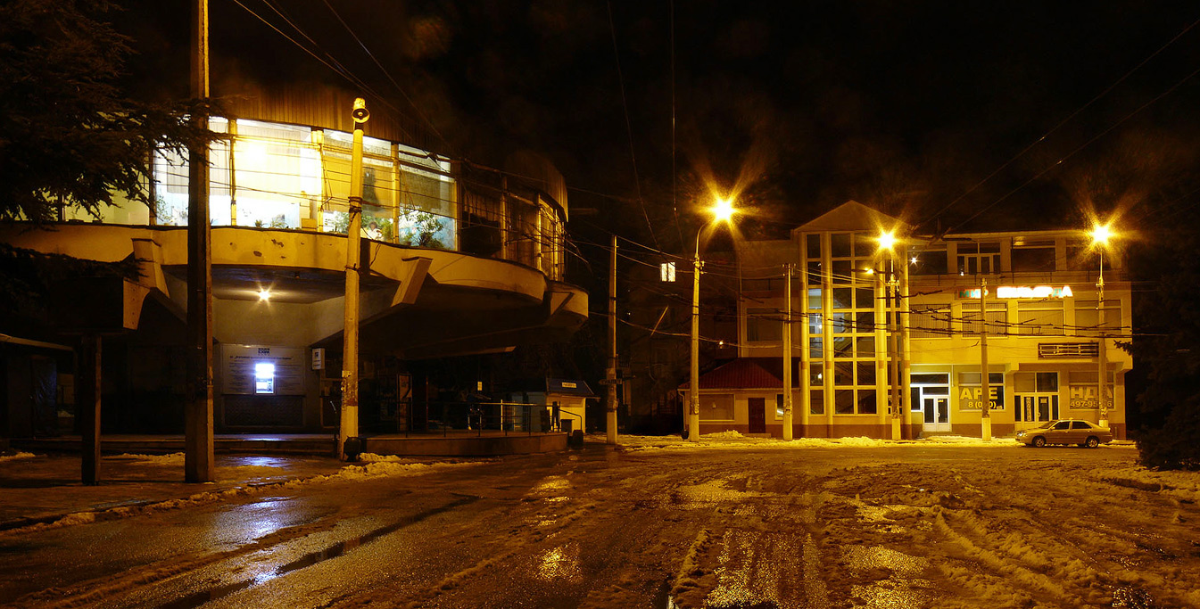 Қырым троллейбусы — End stations and U-turn rings