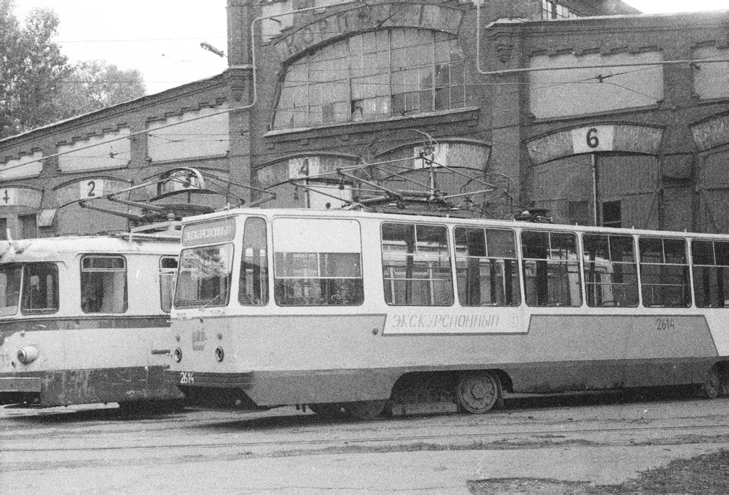 Санкт-Петербург, ЛМ-68М № 2614 Санкт-Петербург, ЛМ-68М № 2614