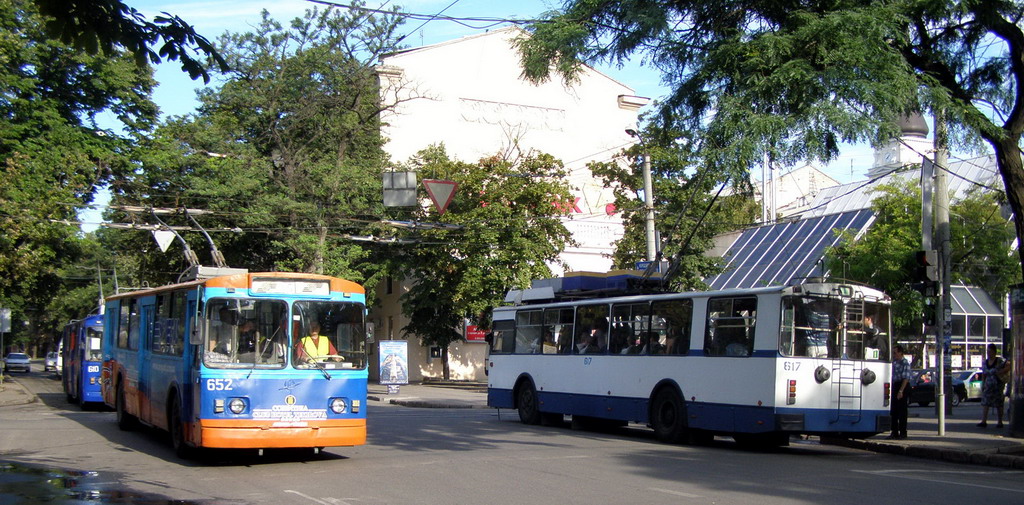 Одесса, ЗиУ-682В-012 [В0А] № 652; Одесса, ВЗТМ-5284.02 № 617