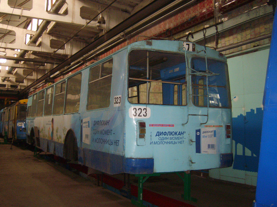 Омск, ЗиУ-682В [В00] № 323