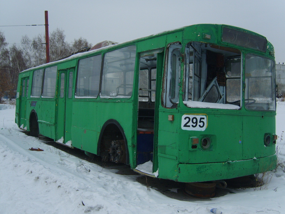 Омск, ЗиУ-682В [В00] № 323