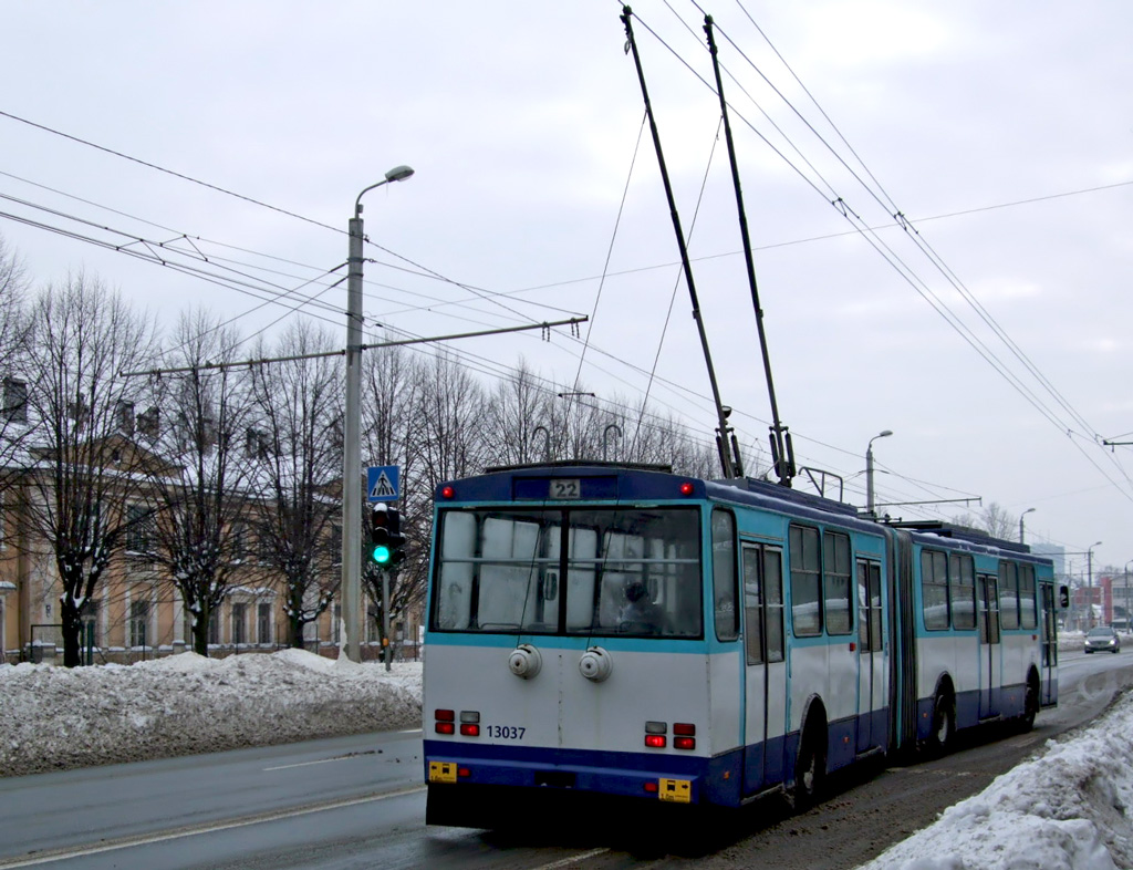 Рига, Škoda 15Tr02/6 № 13037