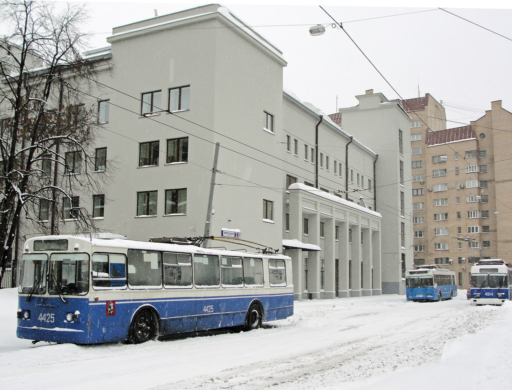 Москва, ЗиУ-682Г-012 [Г0А] № 4425