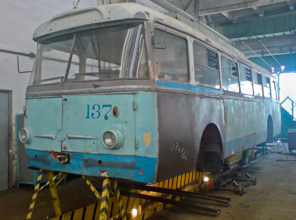 Ровно, Škoda 9TrHT28 № 137