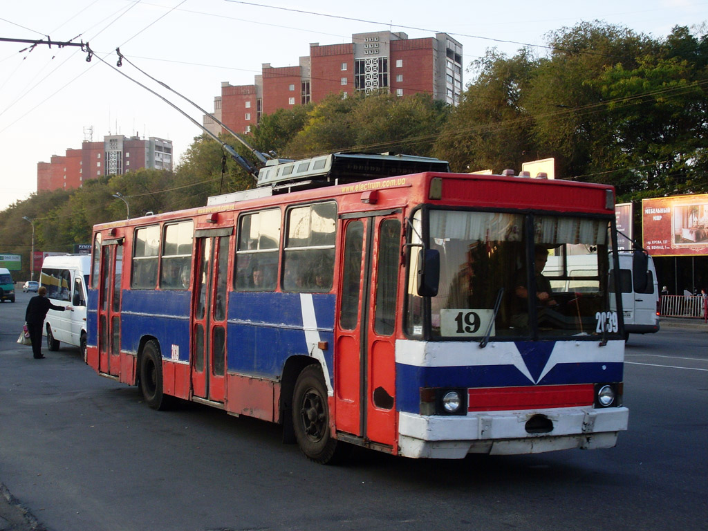 Днепр, ЮМЗ Т1Р (Т2П) № 2039