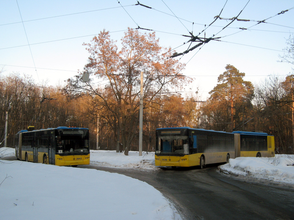 Киев, ЛАЗ E301D1 № 2638; Киев, ЛАЗ E301D1 № 2642; Киев — Конечные станции и кольца