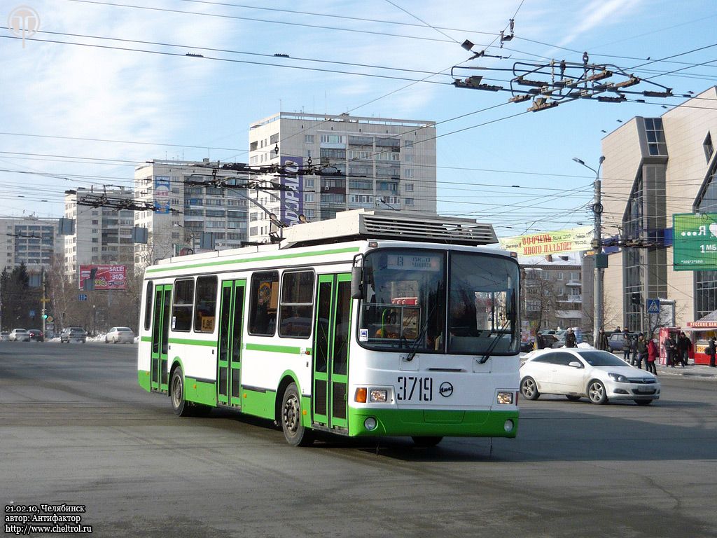 Tcheliabinsk, LiAZ-5280 (VZTM) N°. 3719