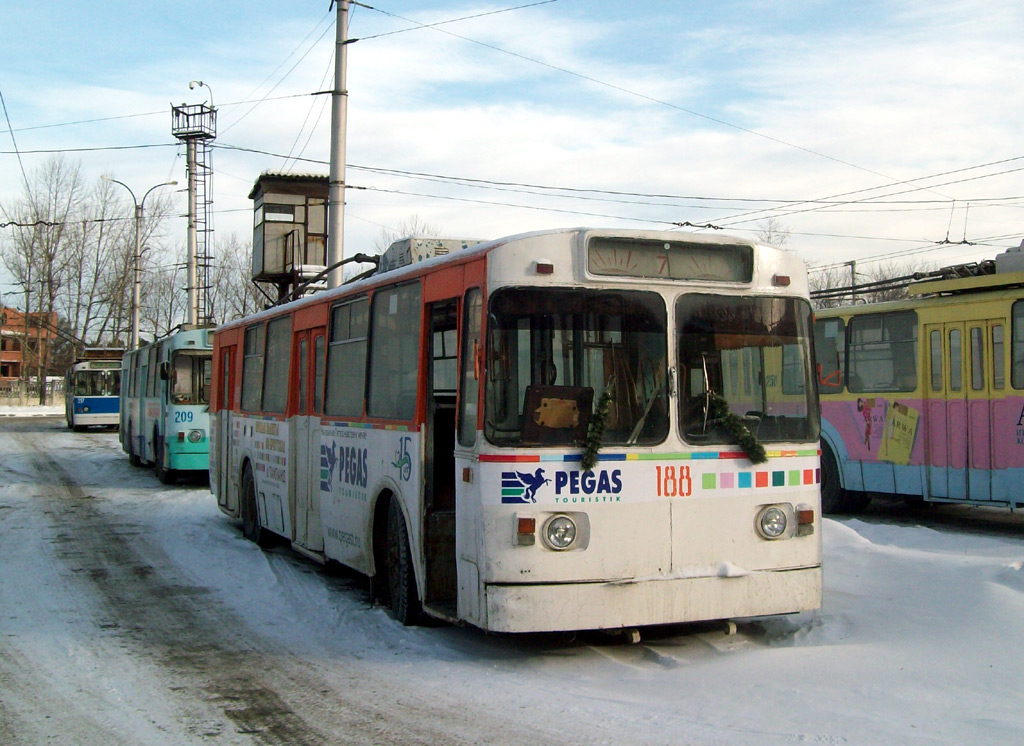 Иркутск, ЗиУ-682В [В00] № 188; Иркутск, ЗиУ-682Г [Г00] № 209; Иркутск, СТ-682Г № 217