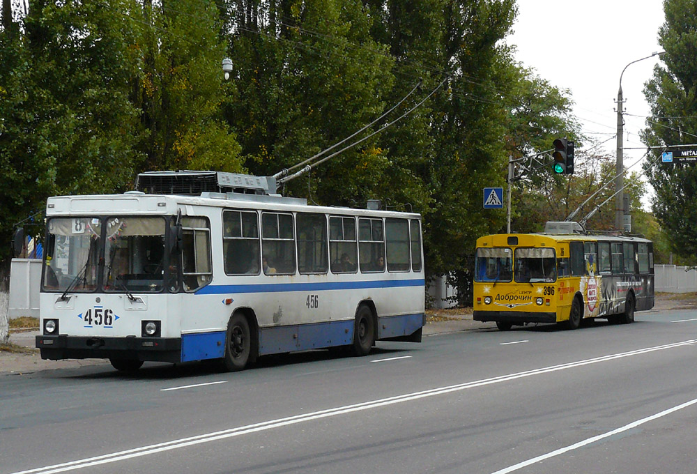 Чернигов, ЮМЗ Т2 № 456; Чернигов, ЗиУ-682В-012 [В0А] № 396