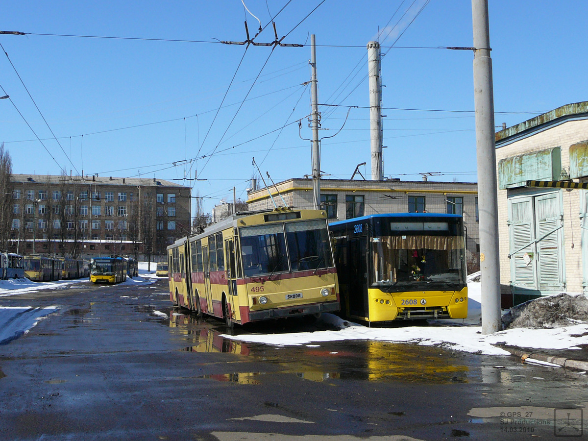 Киев, Škoda 15Tr03/6 № 495