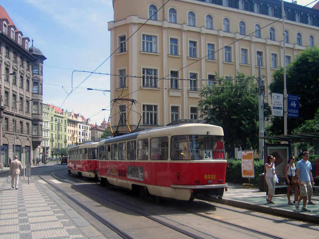 Прага, Tatra T3 № 6932