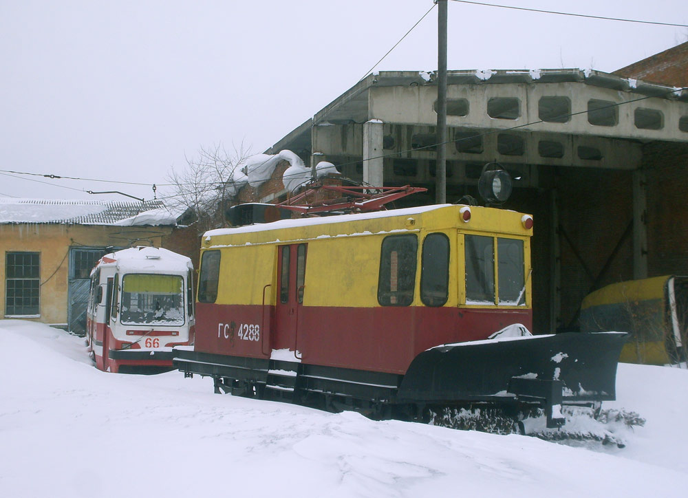 Осинники, ГС-4 (КРТТЗ) № ГС-4288; Осинники, 71-134К (ЛМ-99К) № 66