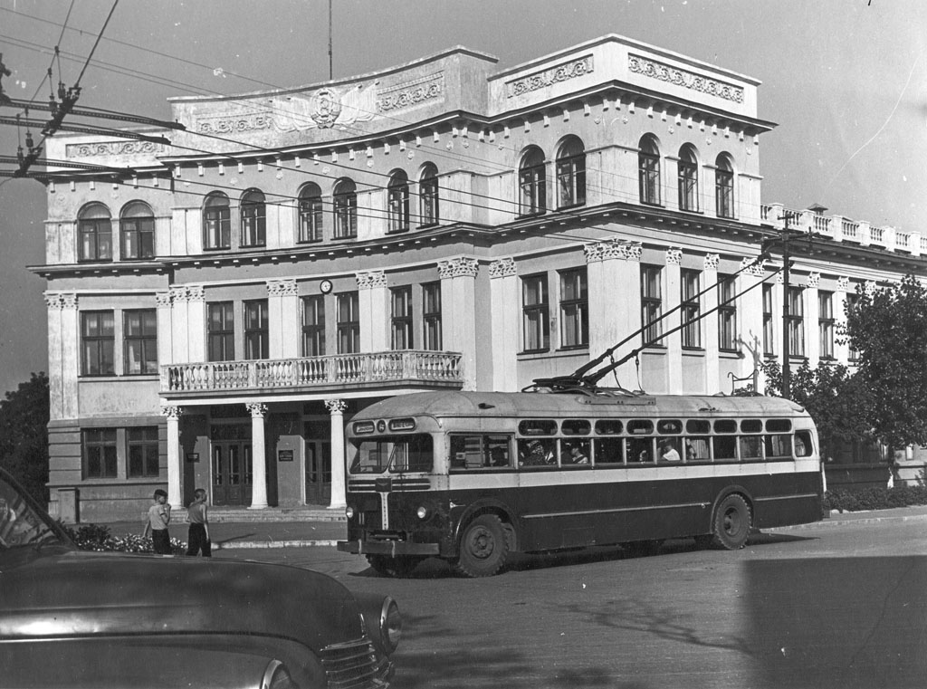 Donetsk, MTB-82D № 11; Donetsk — Historical photos