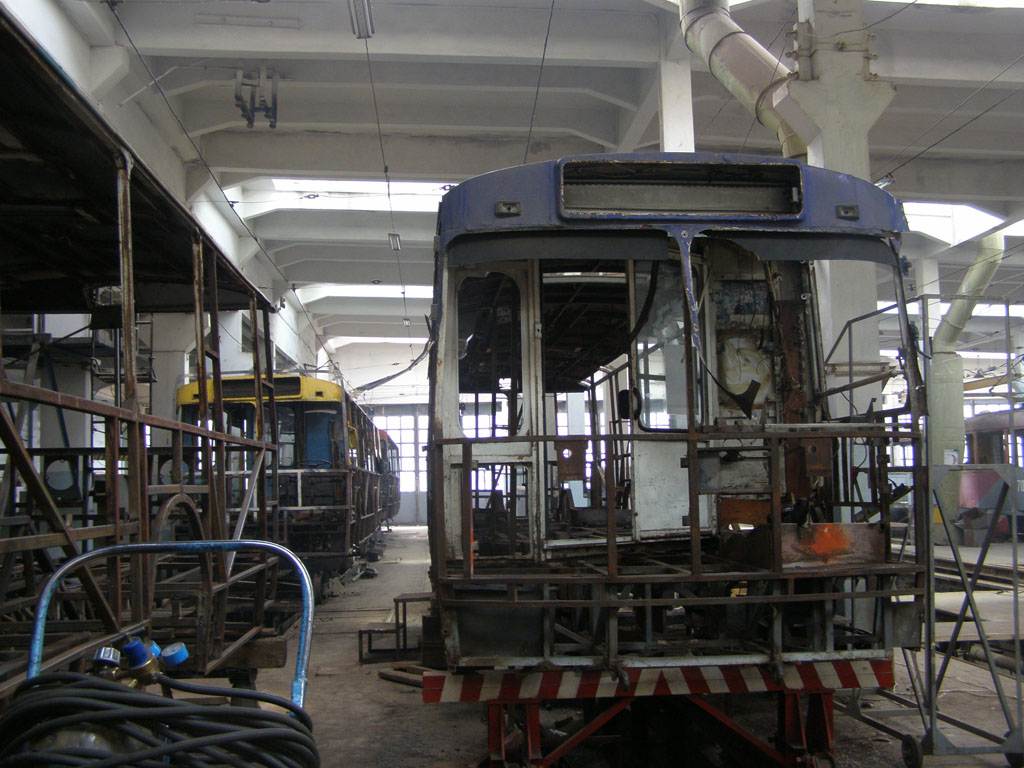 Кропивницкий, ЗиУ-682Г [Г00] № 238; Горловка, ЗиУ-682В [В00] № 244; Кропивницкий, ЗиУ-682В-013 [В0В] № 232