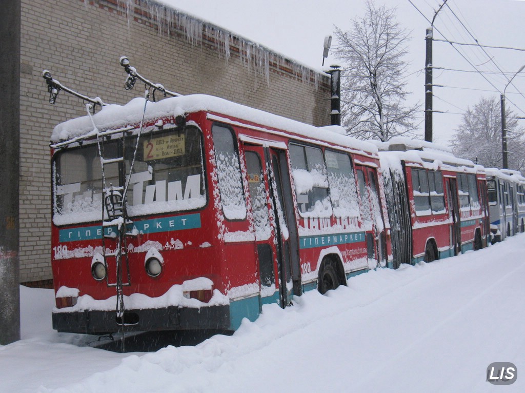 Луцк, ЮМЗ Т1 № 189